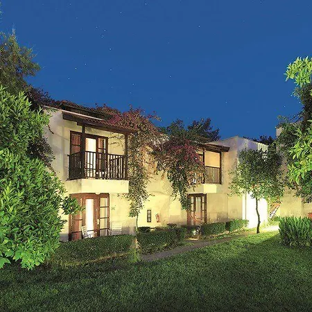 Larissa Art Hotel