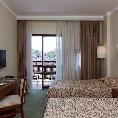 Larissa Art Hotel
