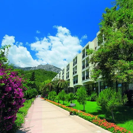 Larissa Art Hotel